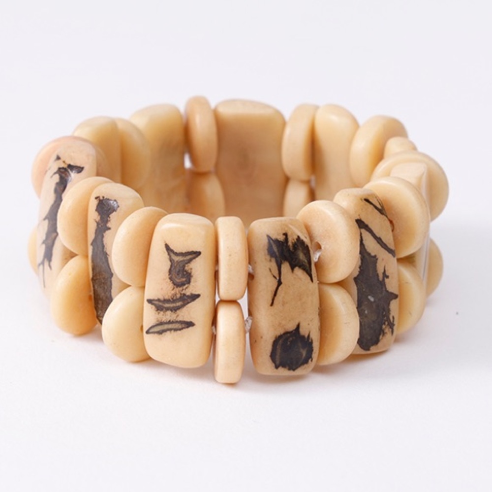 Artisan Tagua Nut Stretch Bracelet Handmade in Ecuador | Natural Color